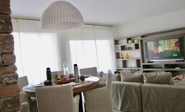 Casa en Alquiler 7 AMBIENTES BARRIO EL ENCUENTRO