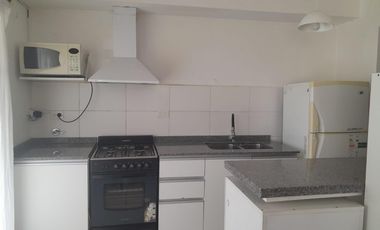 Casas de Santa Ana, Casa con amplio jardin