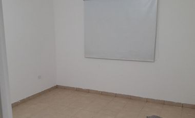 Casas de Santa Ana, Casa con amplio jardin