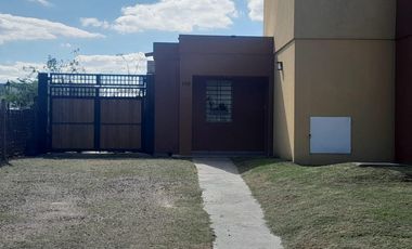 Casas de Santa Ana, Casa con amplio jardin