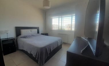 Casas de Santa Ana, Casa con amplio jardin