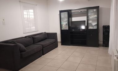 Casas de Santa Ana, Casa con amplio jardin