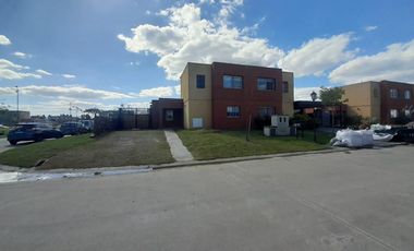 Casas de Santa Ana, Casa con amplio jardin