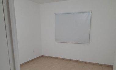 Casas de Santa Ana, Casa con amplio jardin
