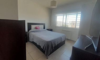 Casas de Santa Ana, Casa con amplio jardin