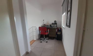 Casas de Santa Ana, Casa con amplio jardin