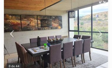 Exclusiva Residencia en Venta en Bosque Real con Vistas Al Club de Golf.