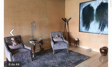 Exclusiva Residencia en Venta en Bosque Real con Vistas Al Club de Golf.