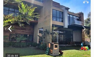 Exclusiva Residencia en Venta en Bosque Real con Vistas Al Club de Golf.
