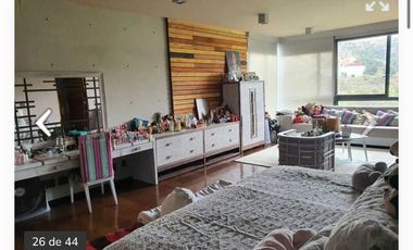 Exclusiva Residencia en Venta en Bosque Real con Vistas Al Club de Golf.