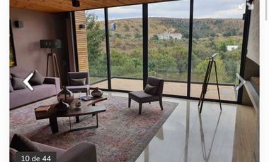 Exclusiva Residencia en Venta en Bosque Real con Vistas Al Club de Golf.