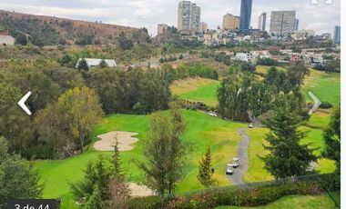 Exclusiva Residencia en Venta en Bosque Real con Vistas Al Club de Golf.