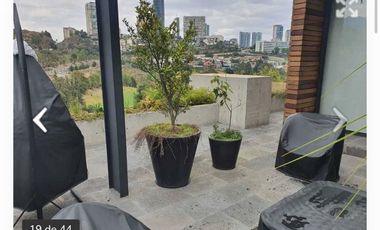 Exclusiva Residencia en Venta en Bosque Real con Vistas Al Club de Golf.