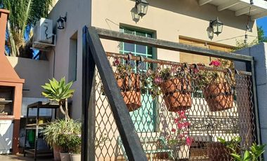 EXCELENTE  PH 4 Ambientes con patio y terraza propia