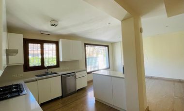 Casa en alquiler en Acassuso Libert./Solis