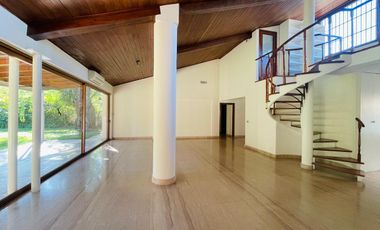 Casa en alquiler en Acassuso Libert./Solis