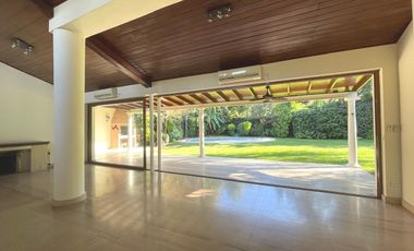Casa en alquiler en Acassuso Libert./Solis