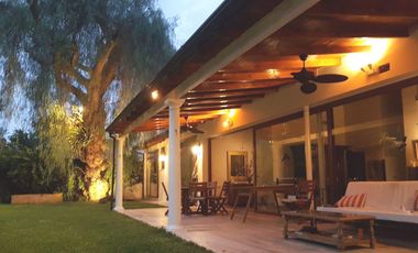 Casa en alquiler en Acassuso Libert./Solis