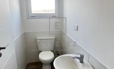 Casa en venta, pileta, 3 dormitorios, dependencia, Barrio Cerrado