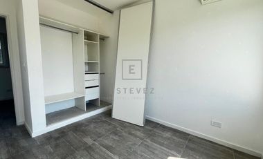 Casa en venta, pileta, 3 dormitorios, dependencia, Barrio Cerrado