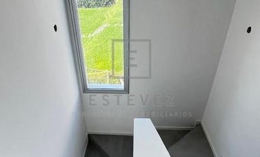 Casa en venta, pileta, 3 dormitorios, dependencia, Barrio Cerrado