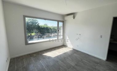 Casa en venta, pileta, 3 dormitorios, dependencia, Barrio Cerrado