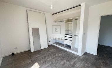 Casa en venta, pileta, 3 dormitorios, dependencia, Barrio Cerrado