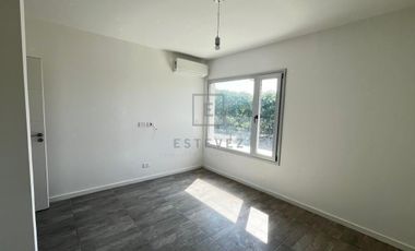Casa en venta, pileta, 3 dormitorios, dependencia, Barrio Cerrado