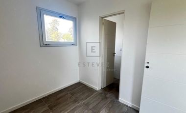 Casa en venta, pileta, 3 dormitorios, dependencia, Barrio Cerrado