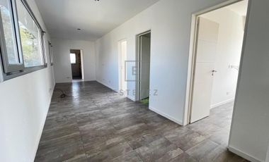 Casa en venta, pileta, 3 dormitorios, dependencia, Barrio Cerrado