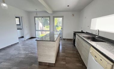 Casa en venta, pileta, 3 dormitorios, dependencia, Barrio Cerrado