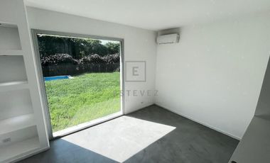 Casa en venta, pileta, 3 dormitorios, dependencia, Barrio Cerrado