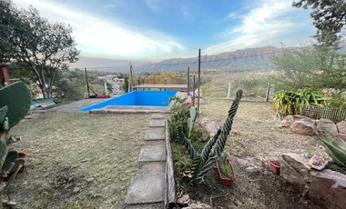 CASA EN BIALET MASSE DE DOS DORMITORIOS CON VISTA POSTAL Y PILETA