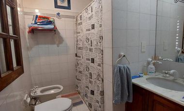 ALQUILER Casa  5 AMBIENTES   Centro de Lujan