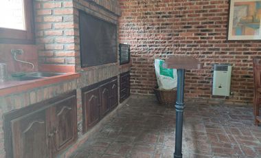 ALQUILER Casa  5 AMBIENTES   Centro de Lujan
