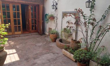 ALQUILER Casa  5 AMBIENTES   Centro de Lujan