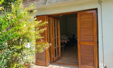 ALQUILER Casa  5 AMBIENTES   Centro de Lujan