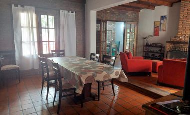 ALQUILER Casa  5 AMBIENTES   Centro de Lujan