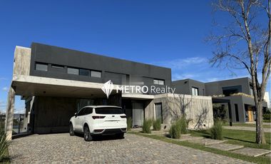 Casa en  Alquiler a la laguna en Marinas Puertos