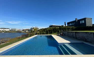 Casa en  Alquiler a la laguna en Marinas Puertos