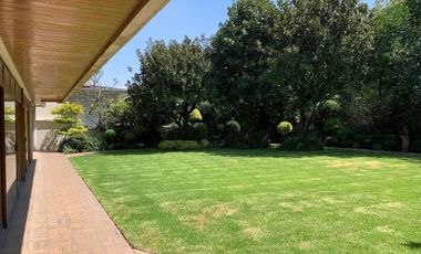 BOSQUES DE LAS LOMAS RENTA CASA CON JARDÍN Y ALBERCA CERCA DEL PARQUE JACARANDAS