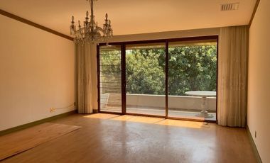 BOSQUES DE LAS LOMAS RENTA CASA CON JARDÍN Y ALBERCA CERCA DEL PARQUE JACARANDAS