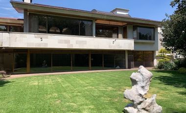 BOSQUES DE LAS LOMAS RENTA CASA CON JARDÍN Y ALBERCA CERCA DEL PARQUE JACARANDAS