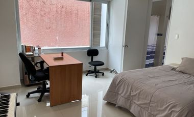 Venta de casa en la 6ta Secc. de Lomas Verdes con acabados de lujo y gran vista