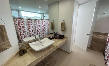 Venta de casa en la 6ta Secc. de Lomas Verdes con acabados de lujo y gran vista