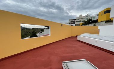 Venta de casa en la 6ta Secc. de Lomas Verdes con acabados de lujo y gran vista