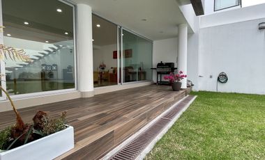 Venta de casa en la 6ta Secc. de Lomas Verdes con acabados de lujo y gran vista
