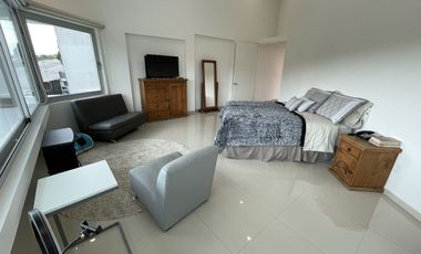 Venta de casa en la 6ta Secc. de Lomas Verdes con acabados de lujo y gran vista
