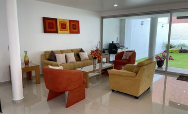 Venta de casa en la 6ta Secc. de Lomas Verdes con acabados de lujo y gran vista