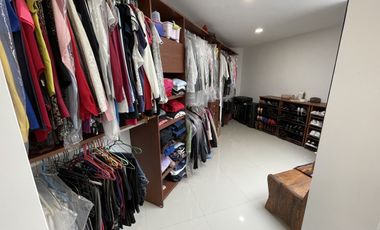 Venta de casa en la 6ta Secc. de Lomas Verdes con acabados de lujo y gran vista